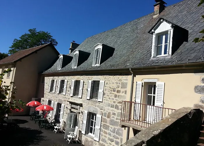 L\'Enclos Du Puy-Mary
